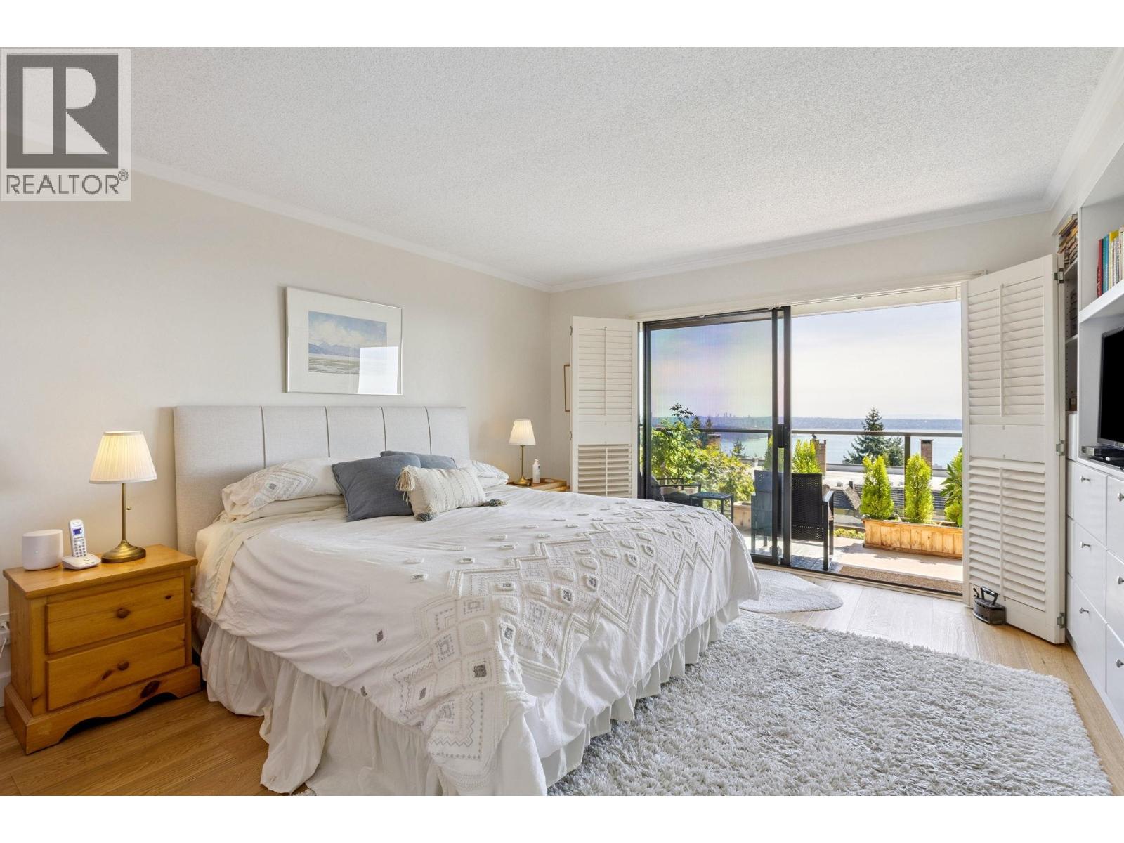 24 2214 FOLKESTONE WAY, West Vancouver