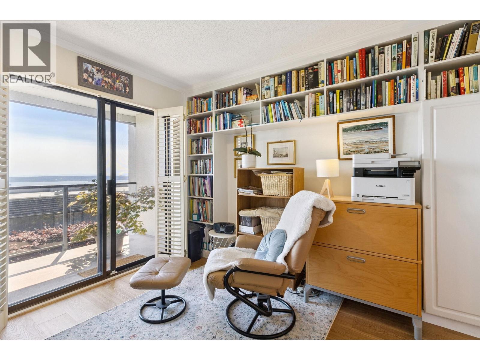 24 2214 FOLKESTONE WAY, West Vancouver