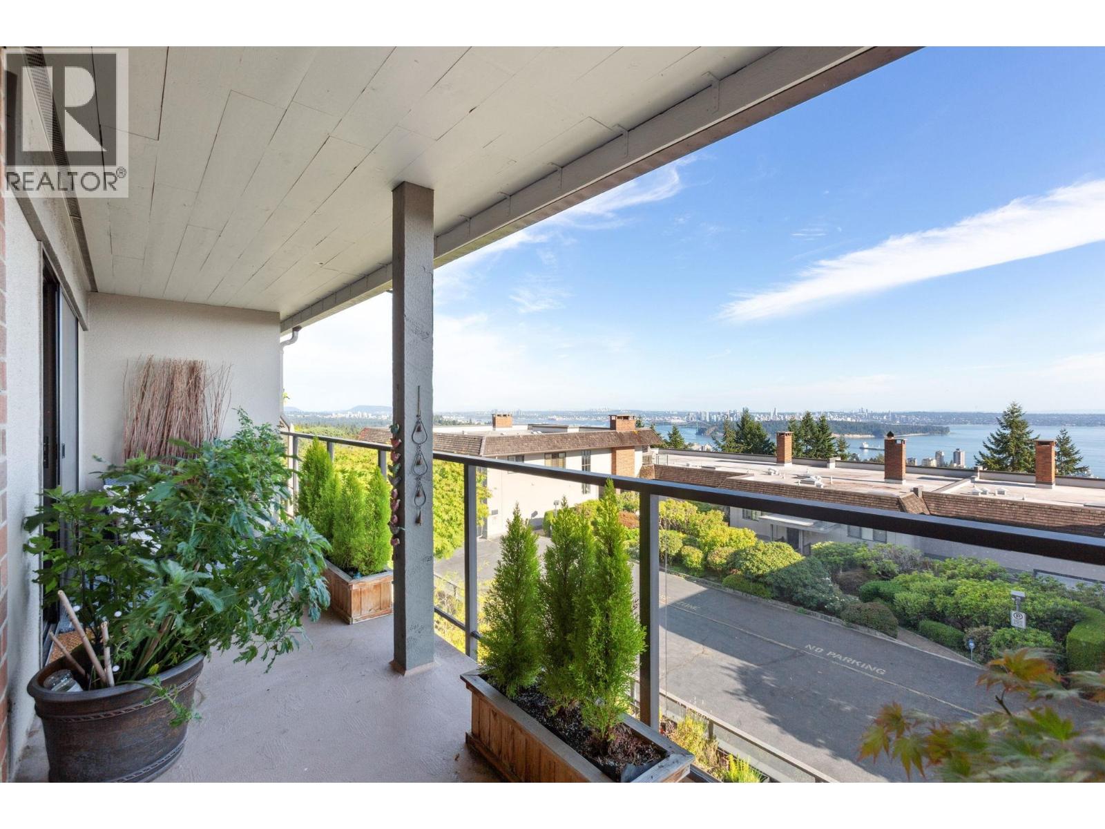 24 2214 FOLKESTONE WAY, West Vancouver