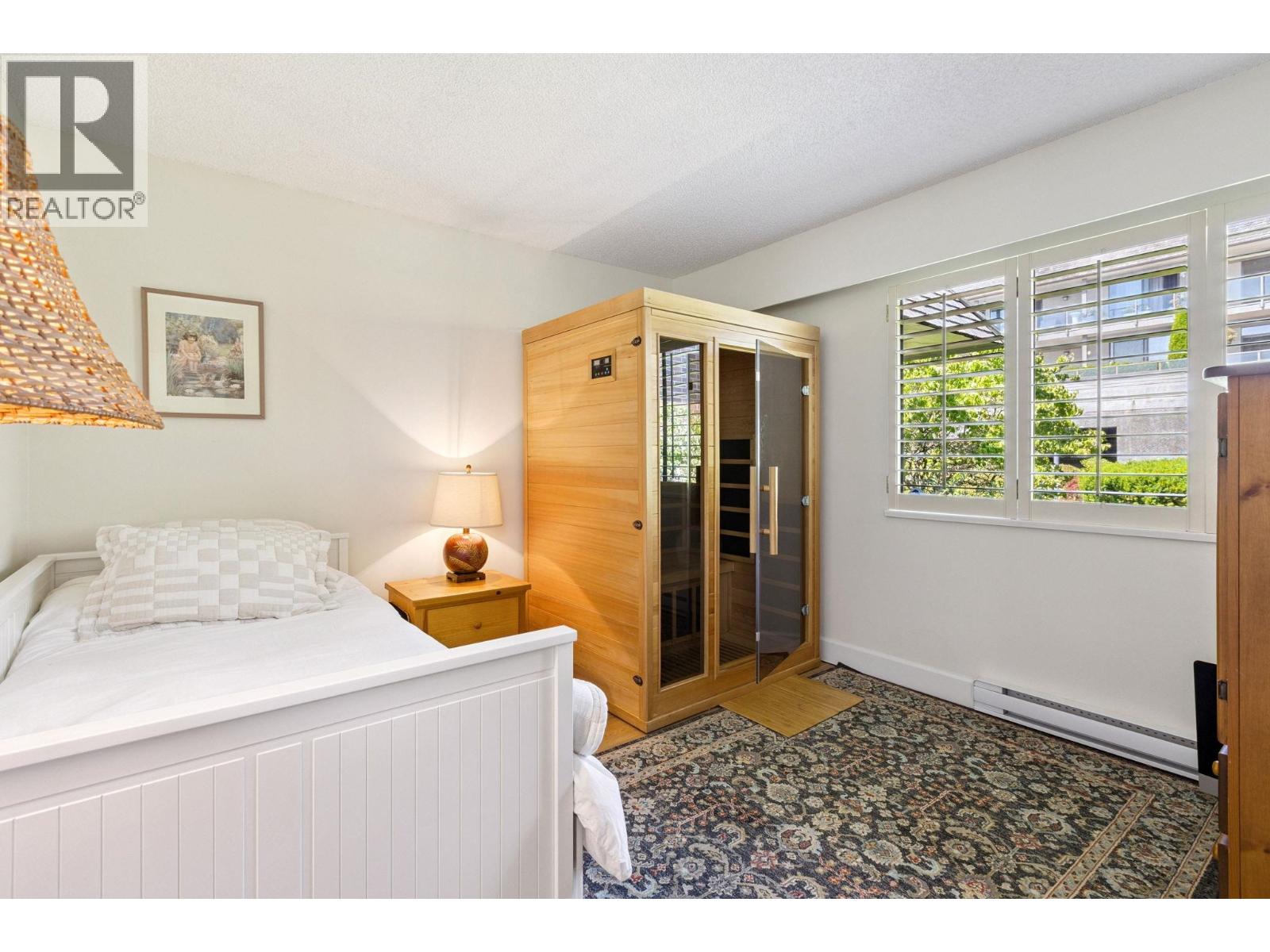 24 2214 FOLKESTONE WAY, West Vancouver