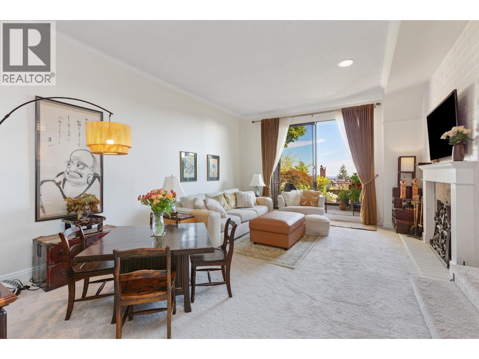 24 2214 FOLKESTONE WAY, West Vancouver