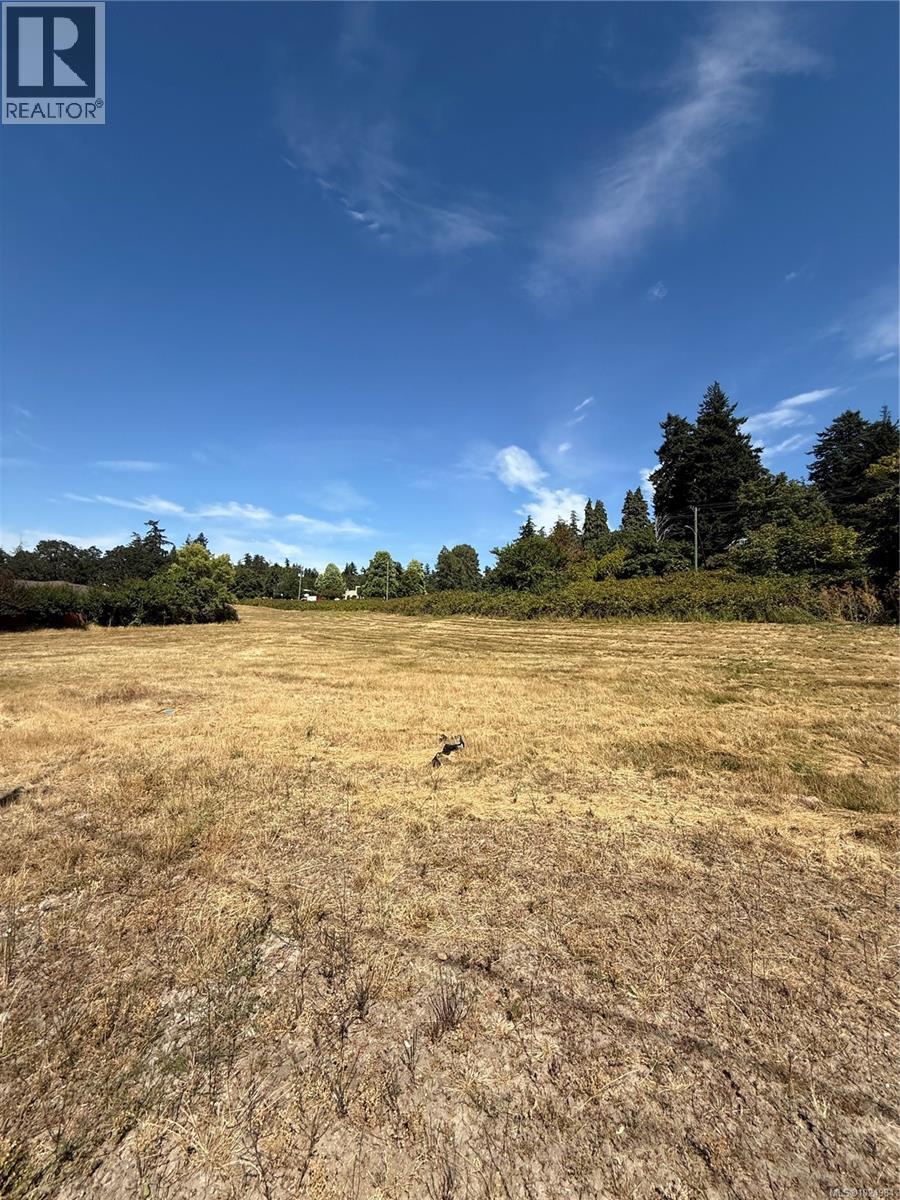  3876 Holland Avenue, Saanich