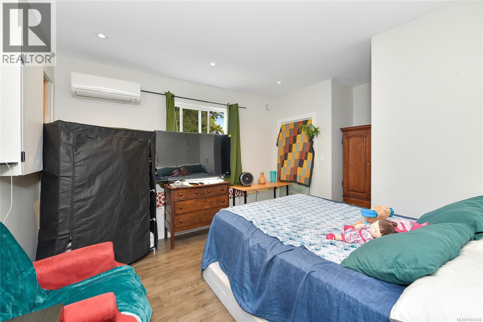 260 Plowright Rd, View Royal