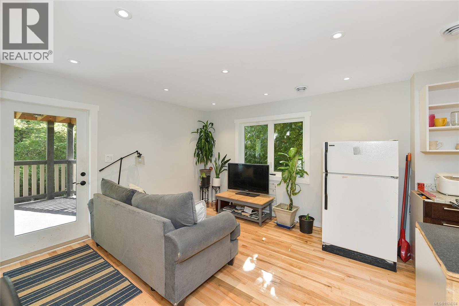 260 Plowright Rd, View Royal