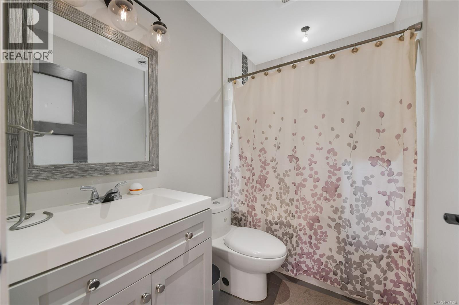 260 Plowright Rd, View Royal