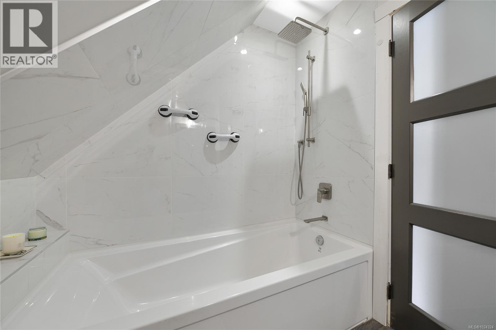 260 Plowright Rd, View Royal