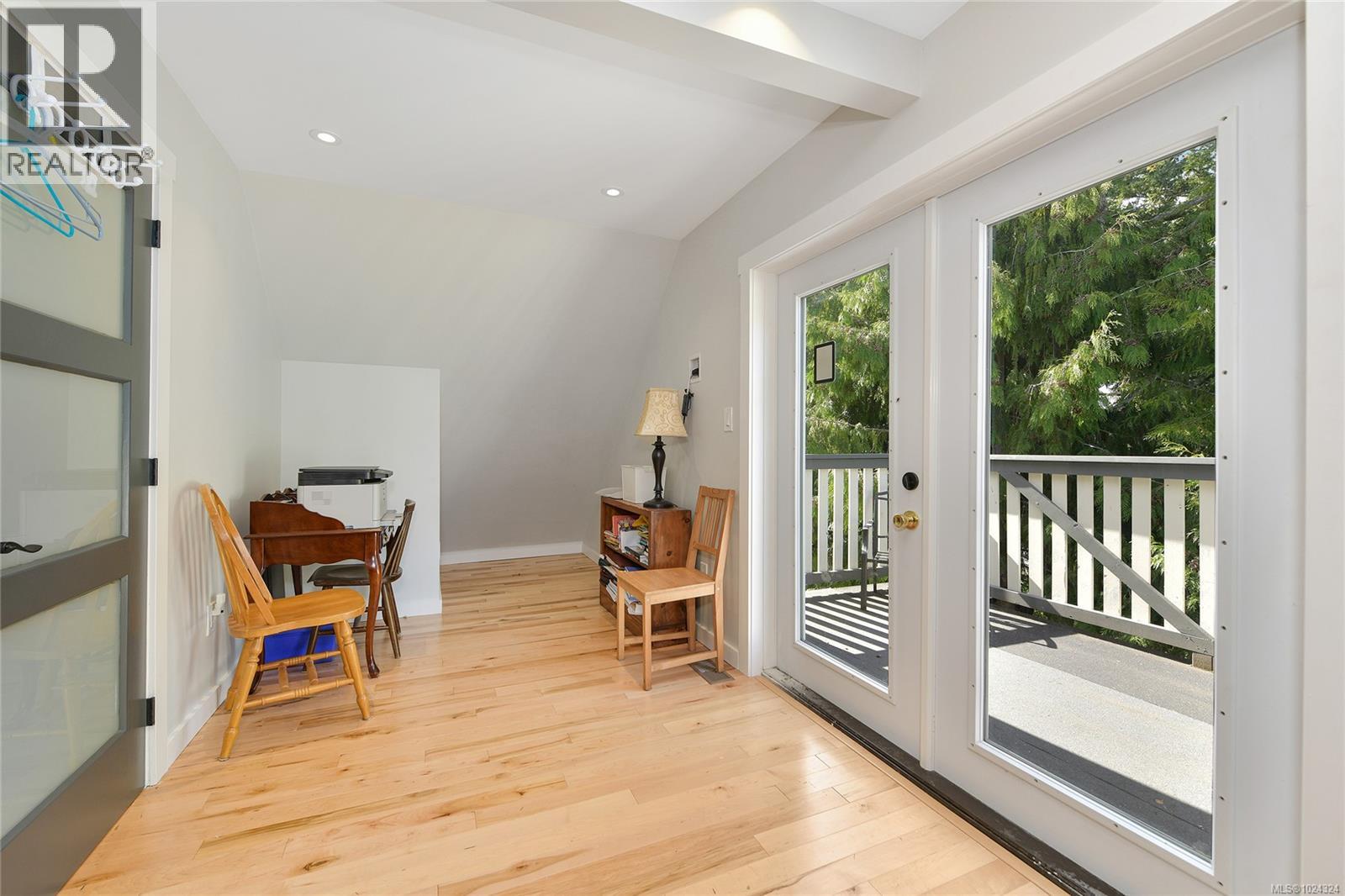 260 Plowright Rd, View Royal