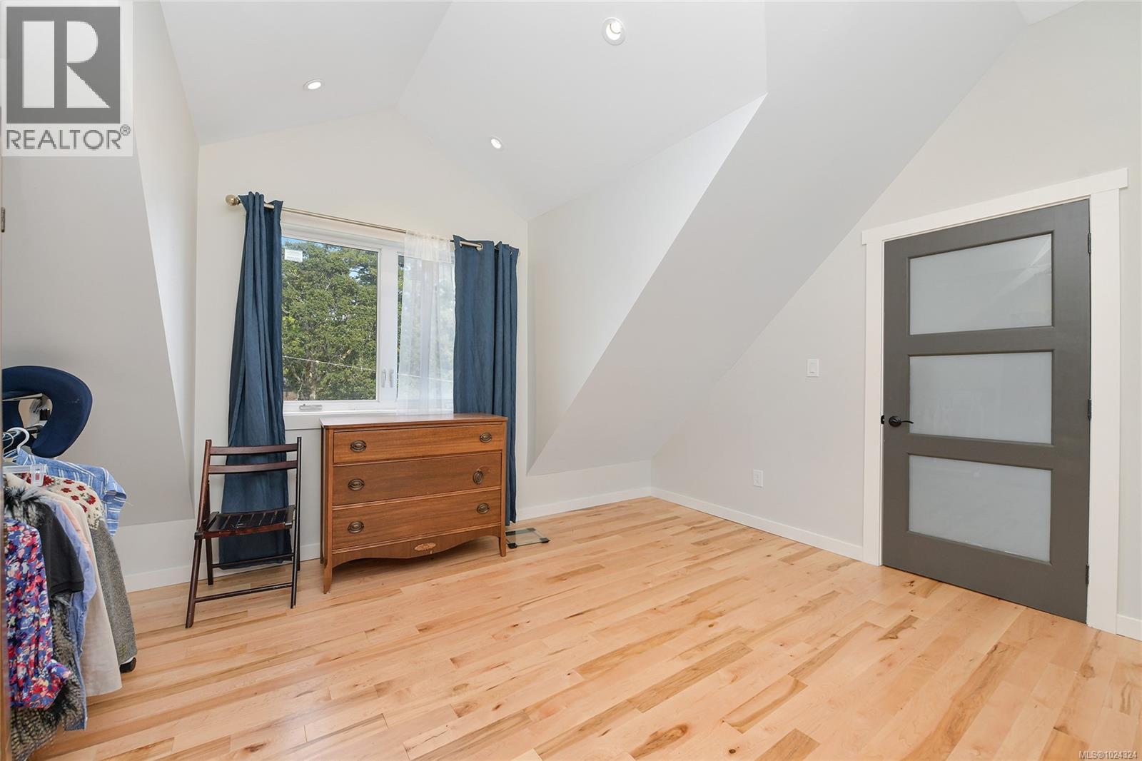 260 Plowright Rd, View Royal