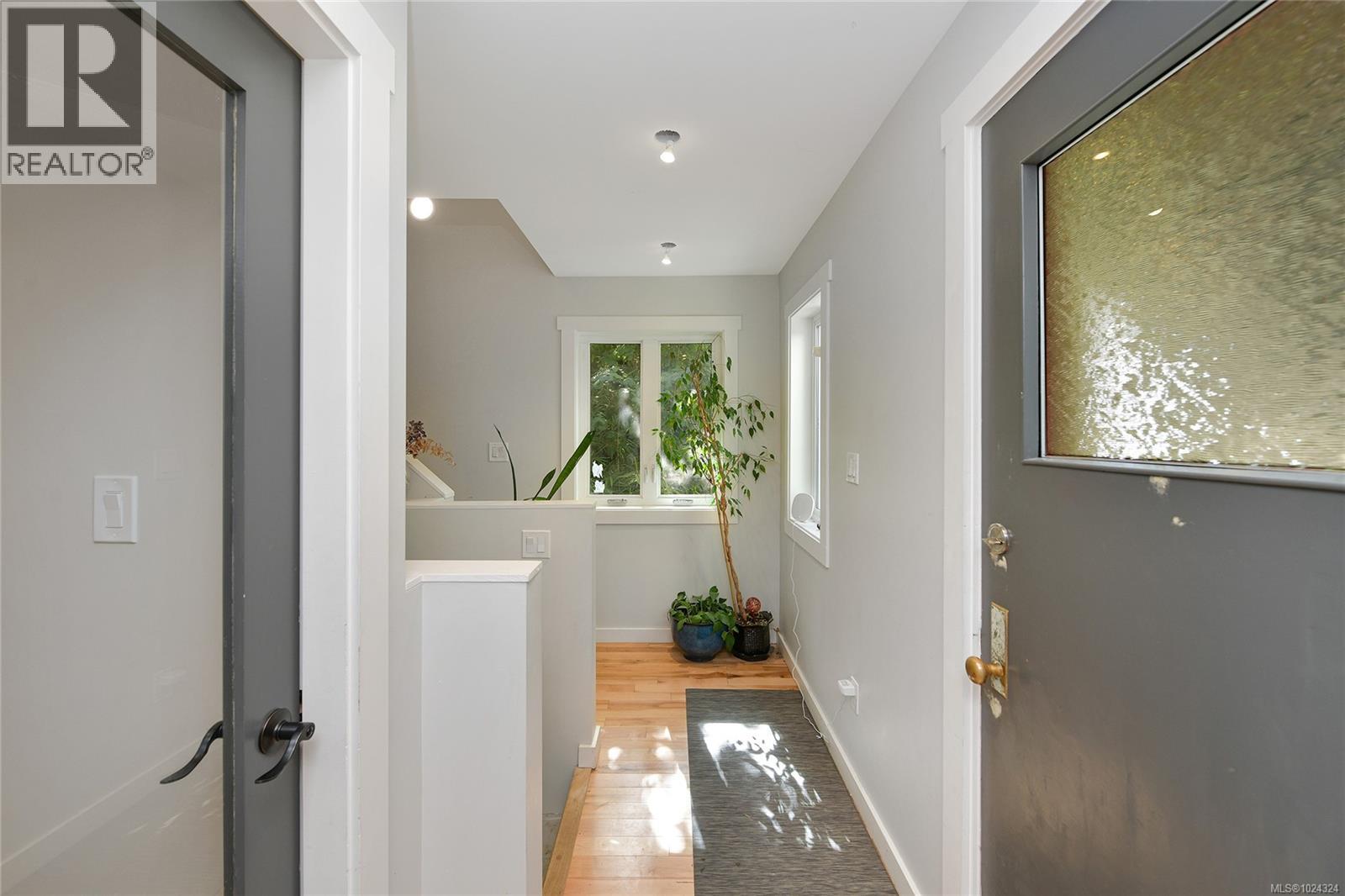 260 Plowright Rd, View Royal