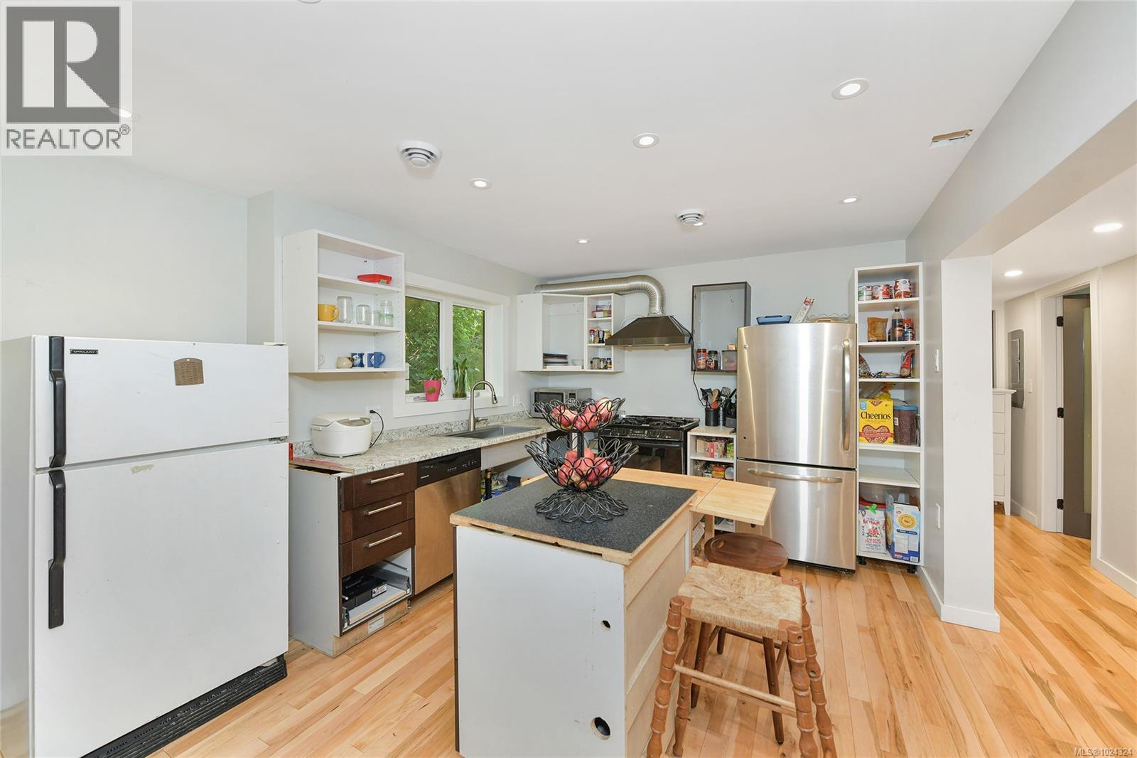 260 Plowright Rd, View Royal