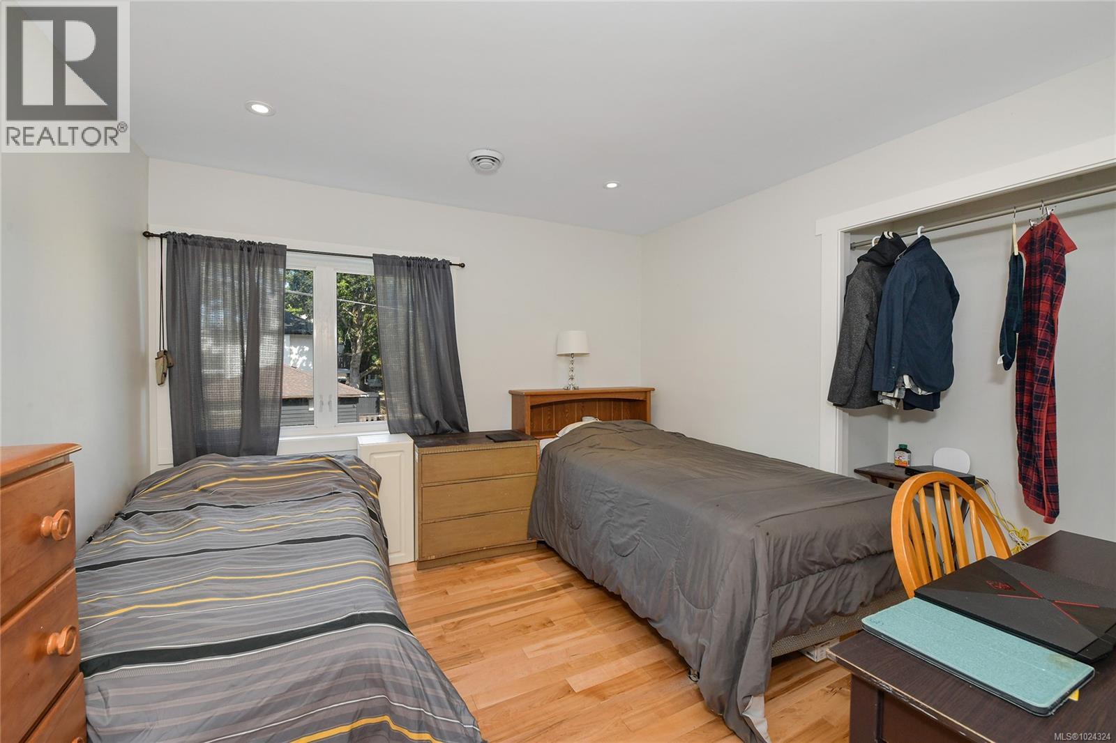 260 Plowright Rd, View Royal