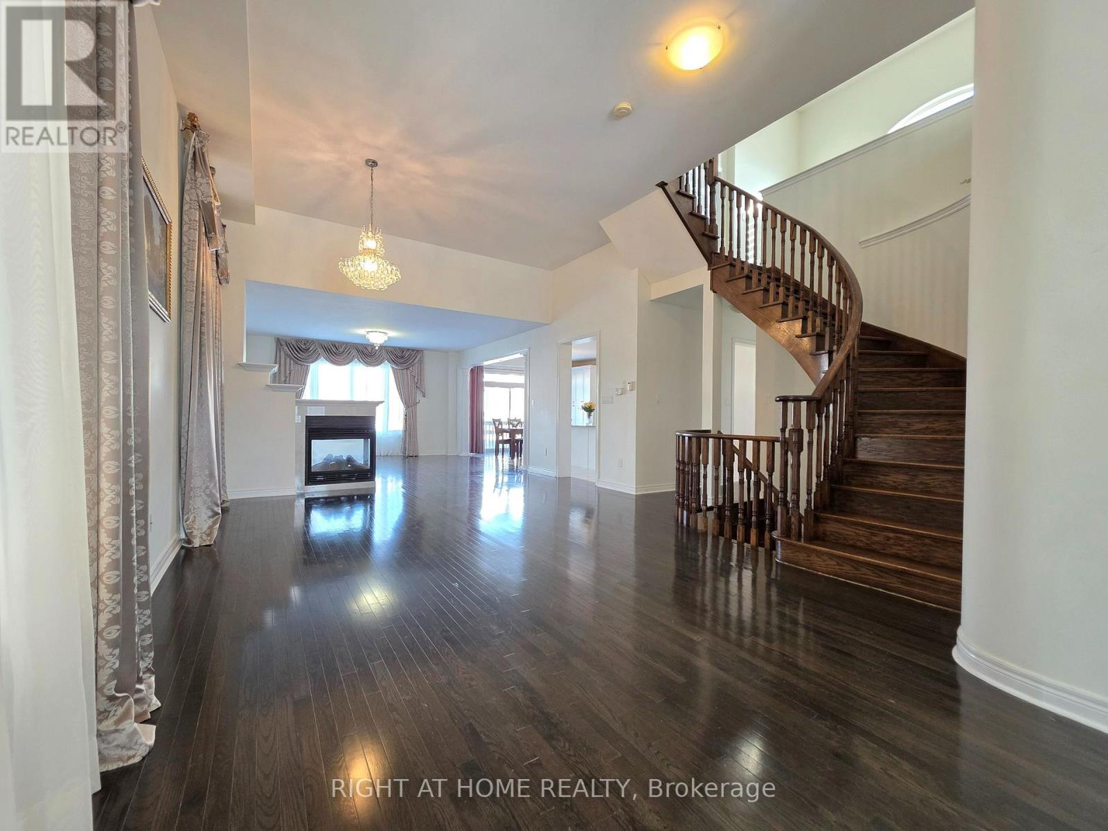 93 OBERFRICK AVENUE - Photo 5 of 50, Vaughan (Patterson), Ontario