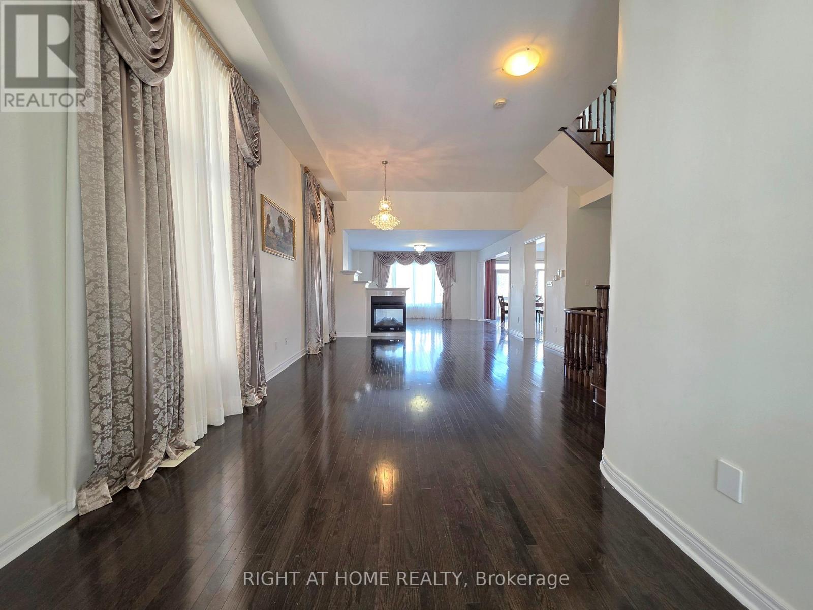 93 OBERFRICK AVENUE - Photo 4 of 50, Vaughan (Patterson), Ontario