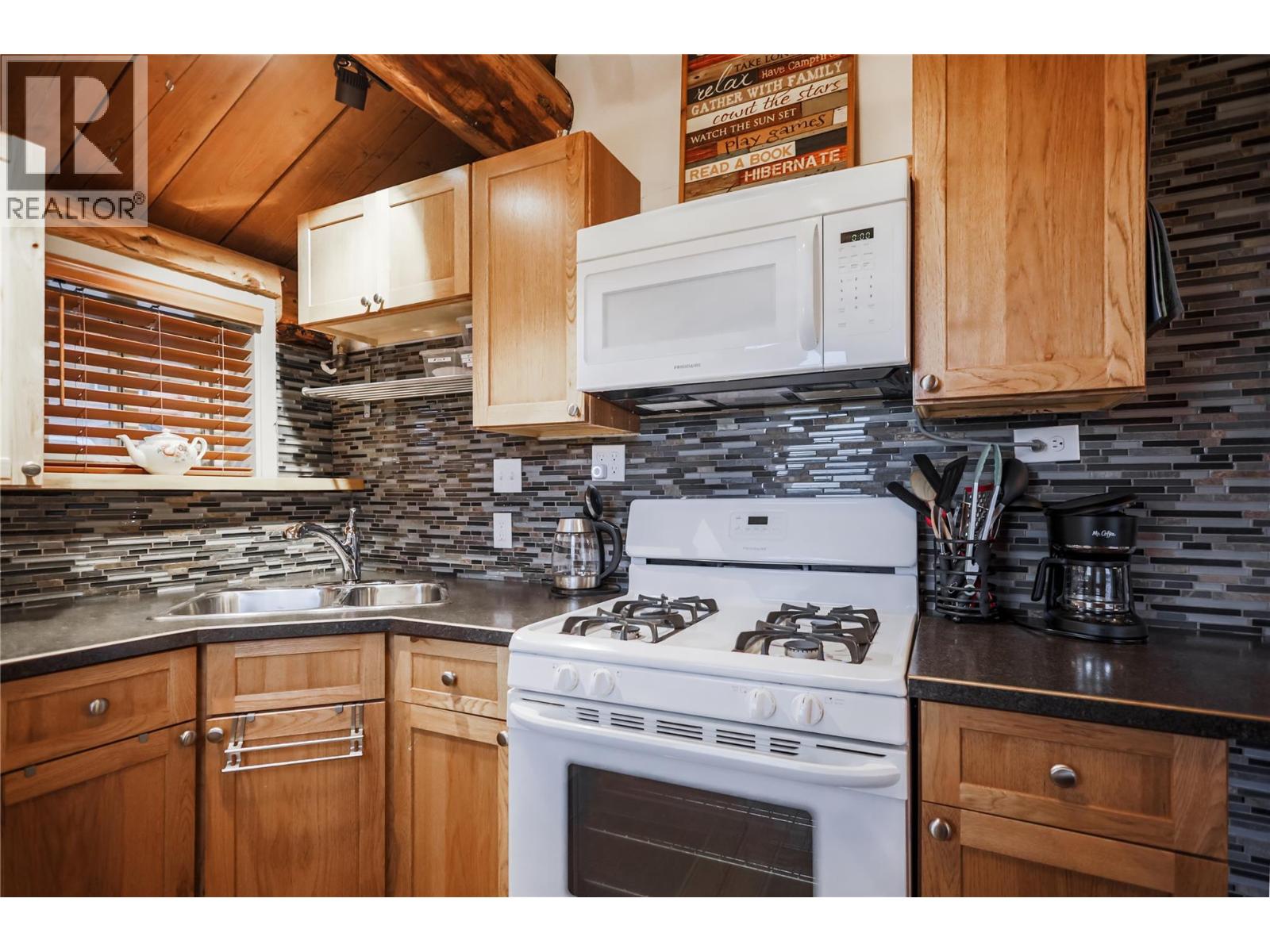  Cabin 10 Hatheume Lake Lodge Other, Peachland