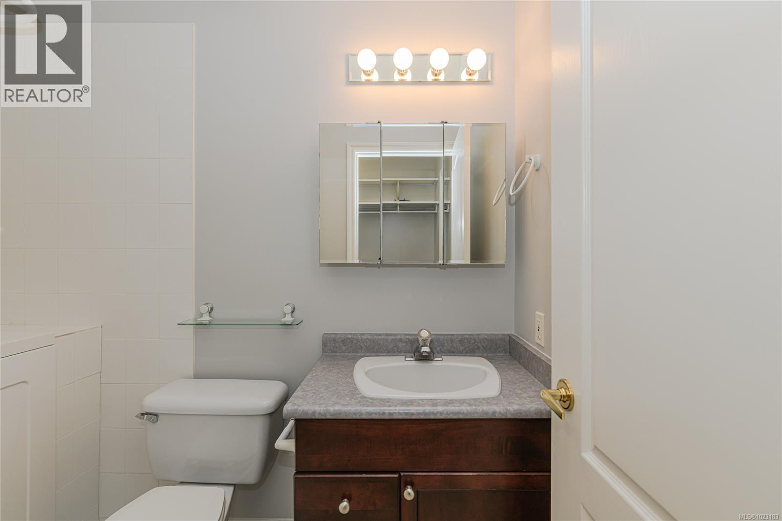 #36 6111 SAYWARD RD - 20