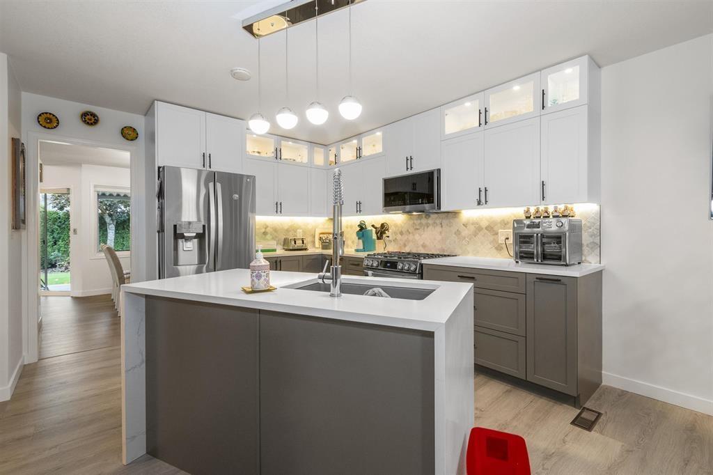 3 9515 WOODBINE STREET, Chilliwack Proper East, Chilliwack