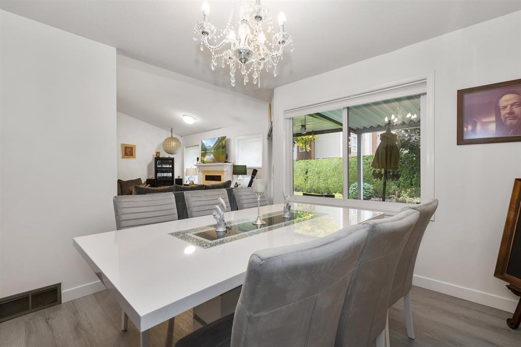 3 9515 WOODBINE STREET, Chilliwack Proper East, Chilliwack