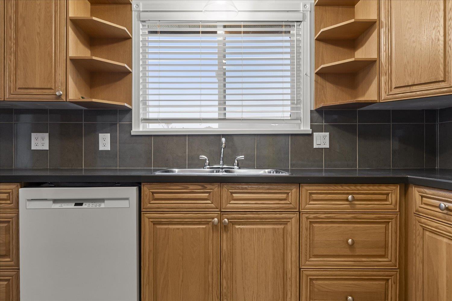 43025 VEDDER MOUNTAIN ROAD, Yarrow, Yarrow