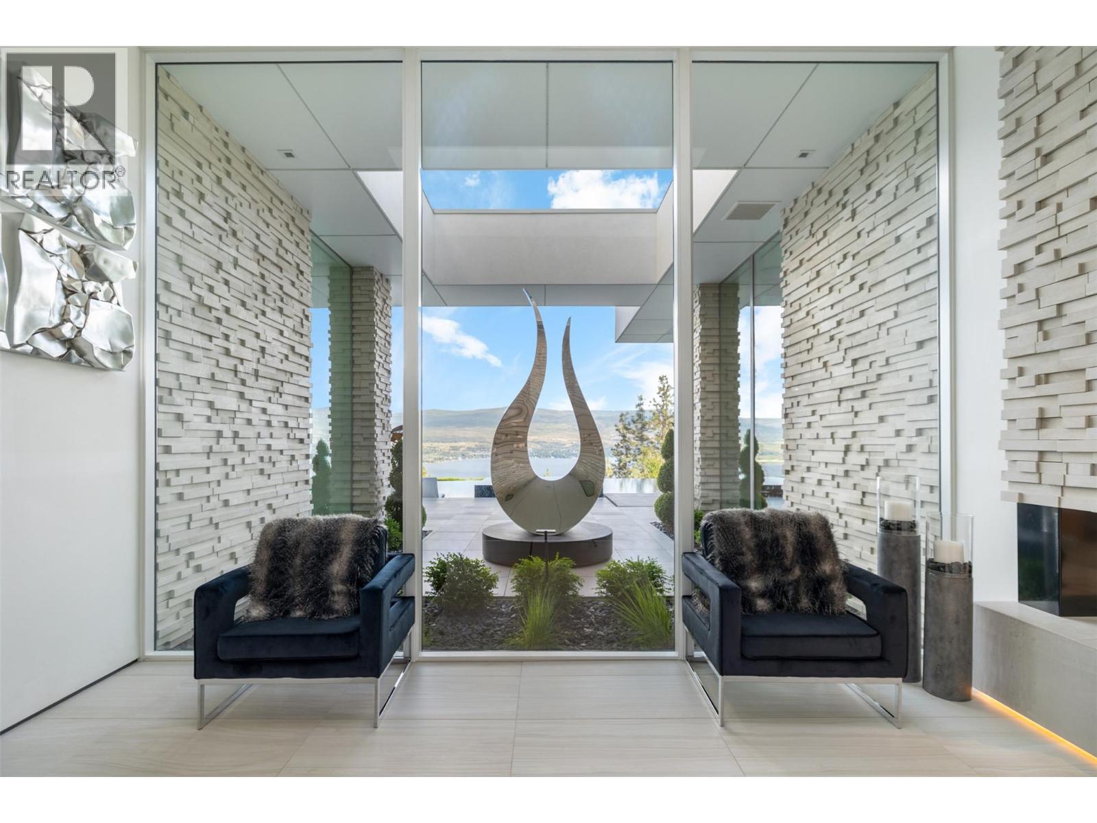  2469 Thacker Drive, West Kelowna