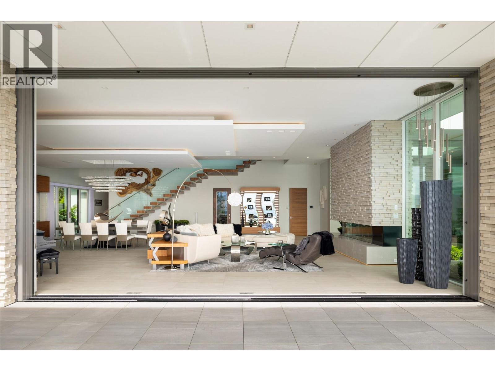  2469 Thacker Drive, West Kelowna