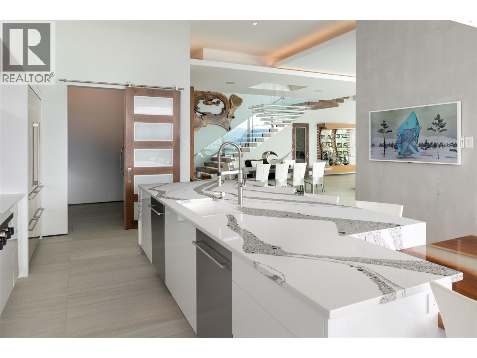  2469 Thacker Drive, West Kelowna