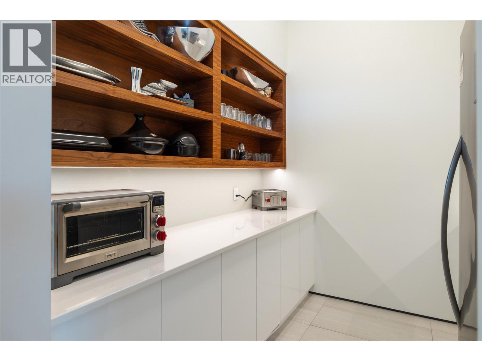  2469 Thacker Drive, West Kelowna