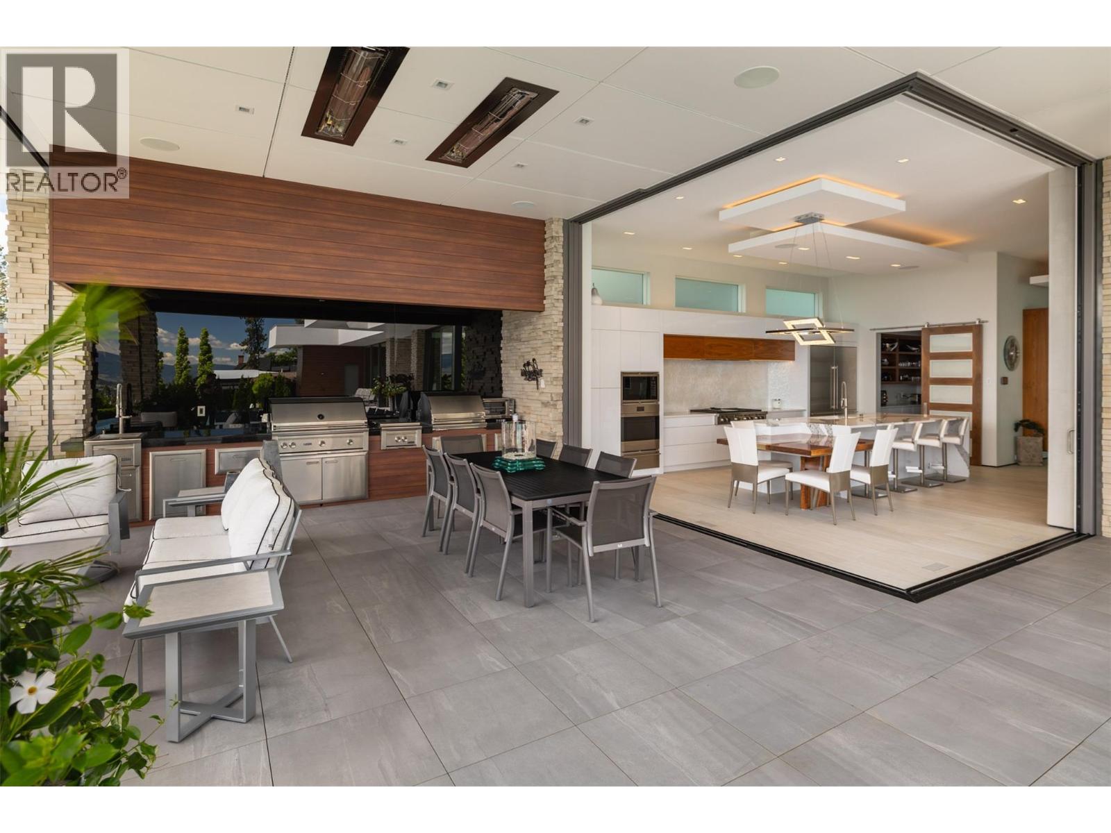  2469 Thacker Drive, West Kelowna