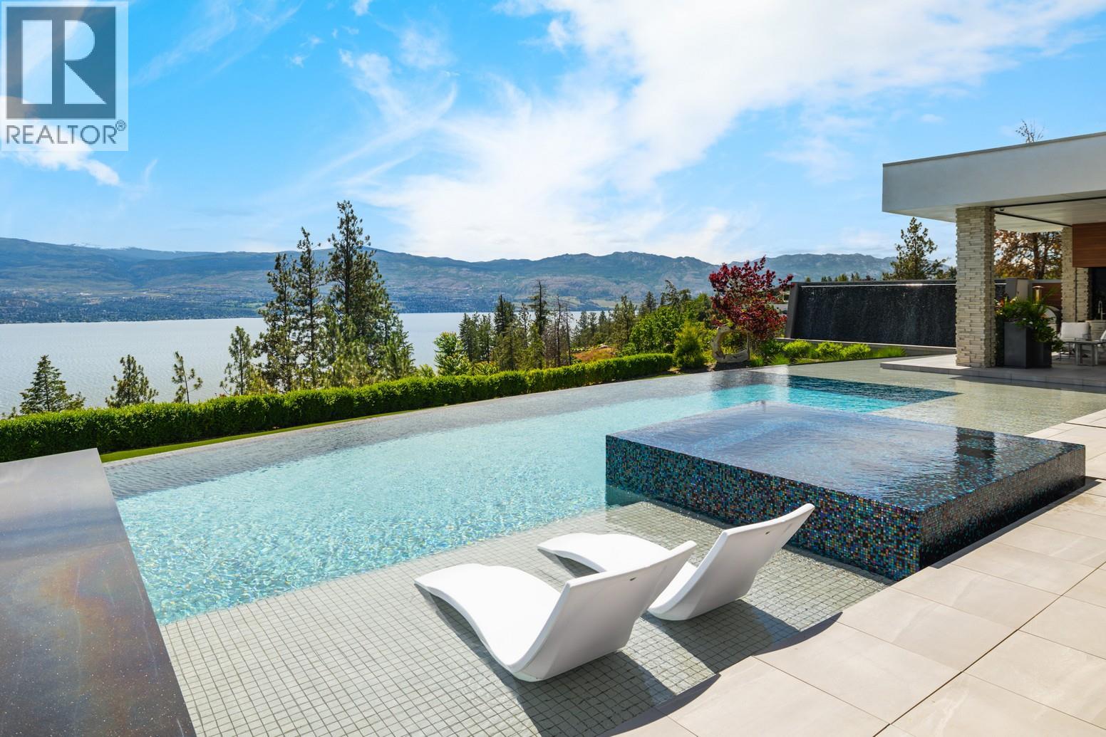  2469 Thacker Drive, West Kelowna