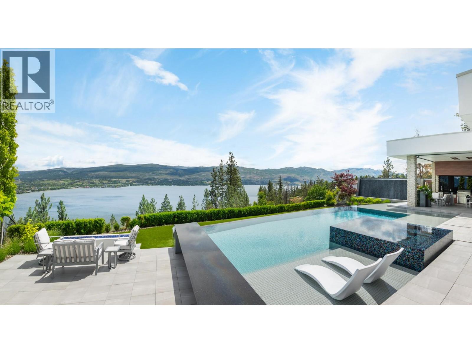  2469 Thacker Drive, West Kelowna