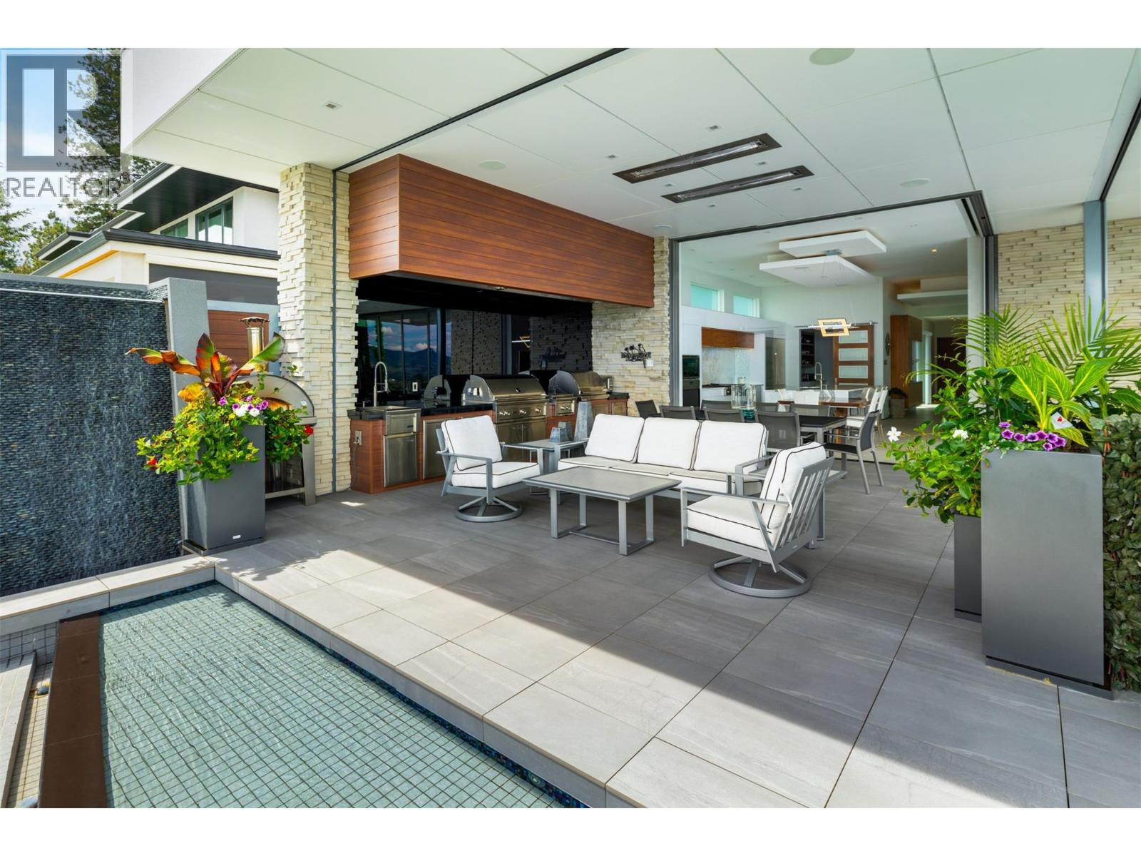  2469 Thacker Drive, West Kelowna