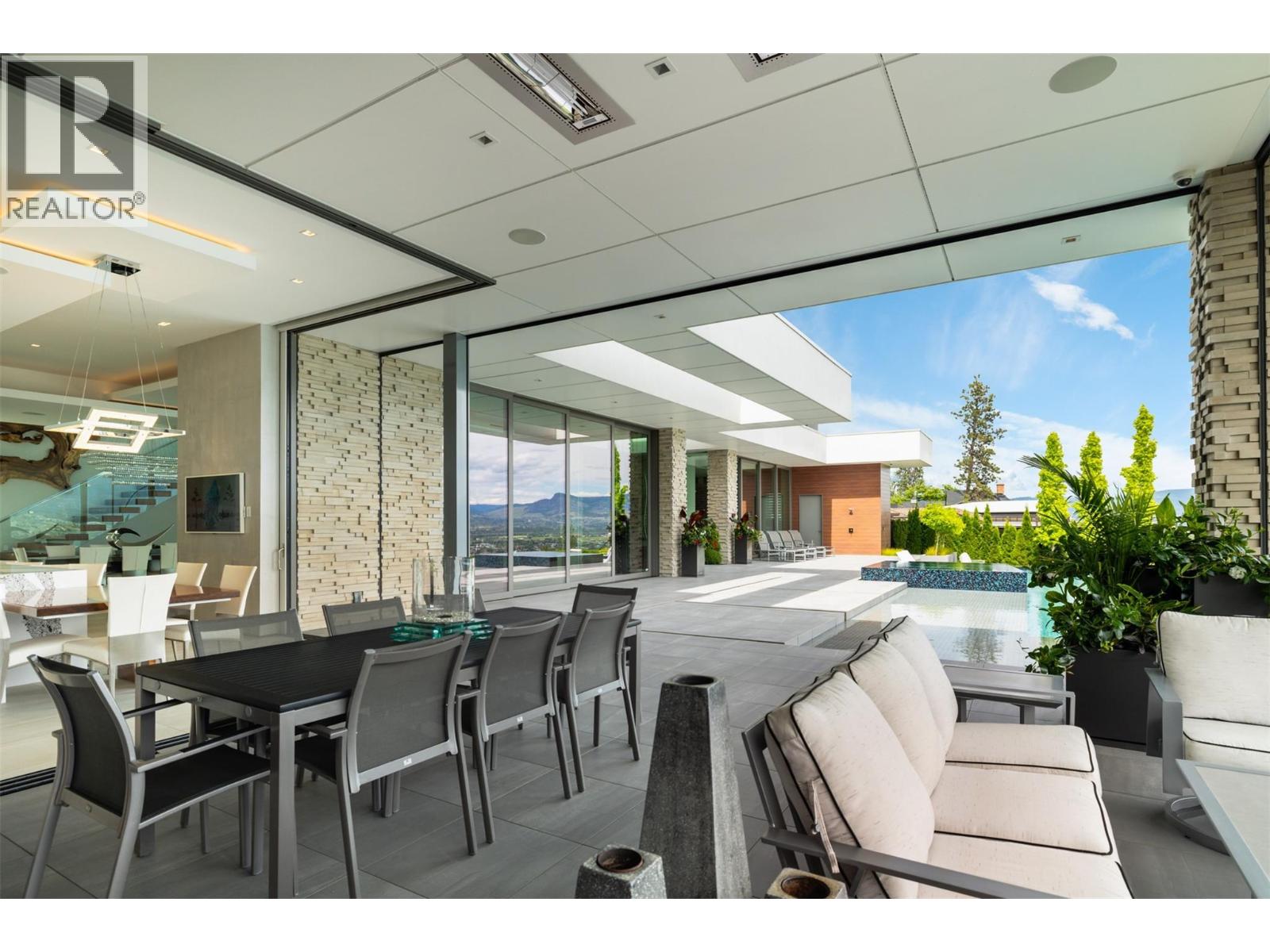  2469 Thacker Drive, West Kelowna