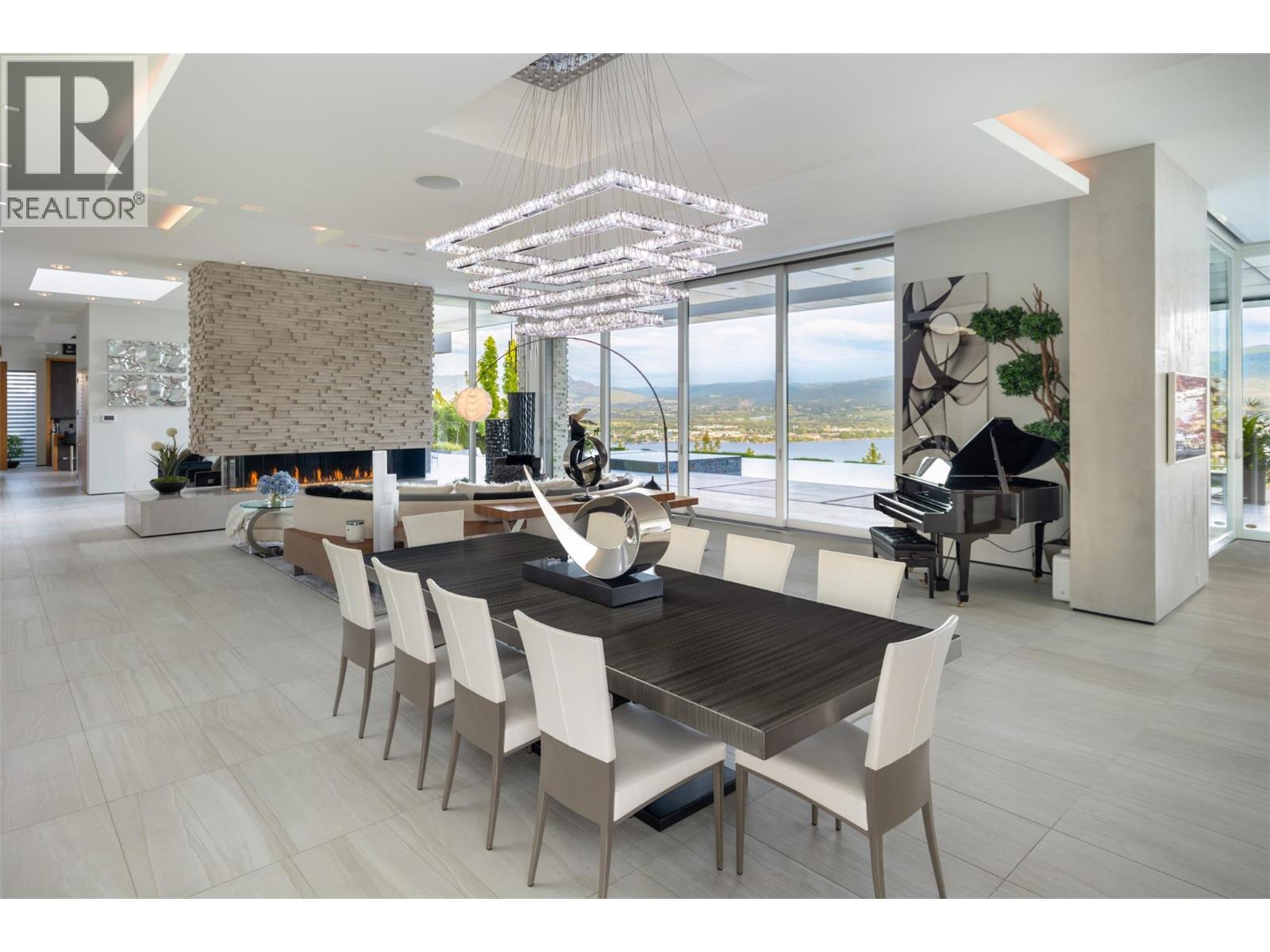  2469 Thacker Drive, West Kelowna