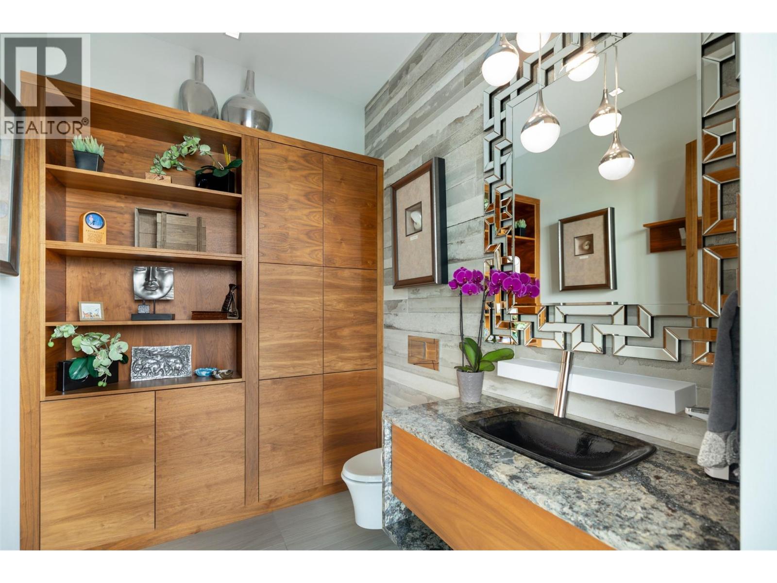  2469 Thacker Drive, West Kelowna