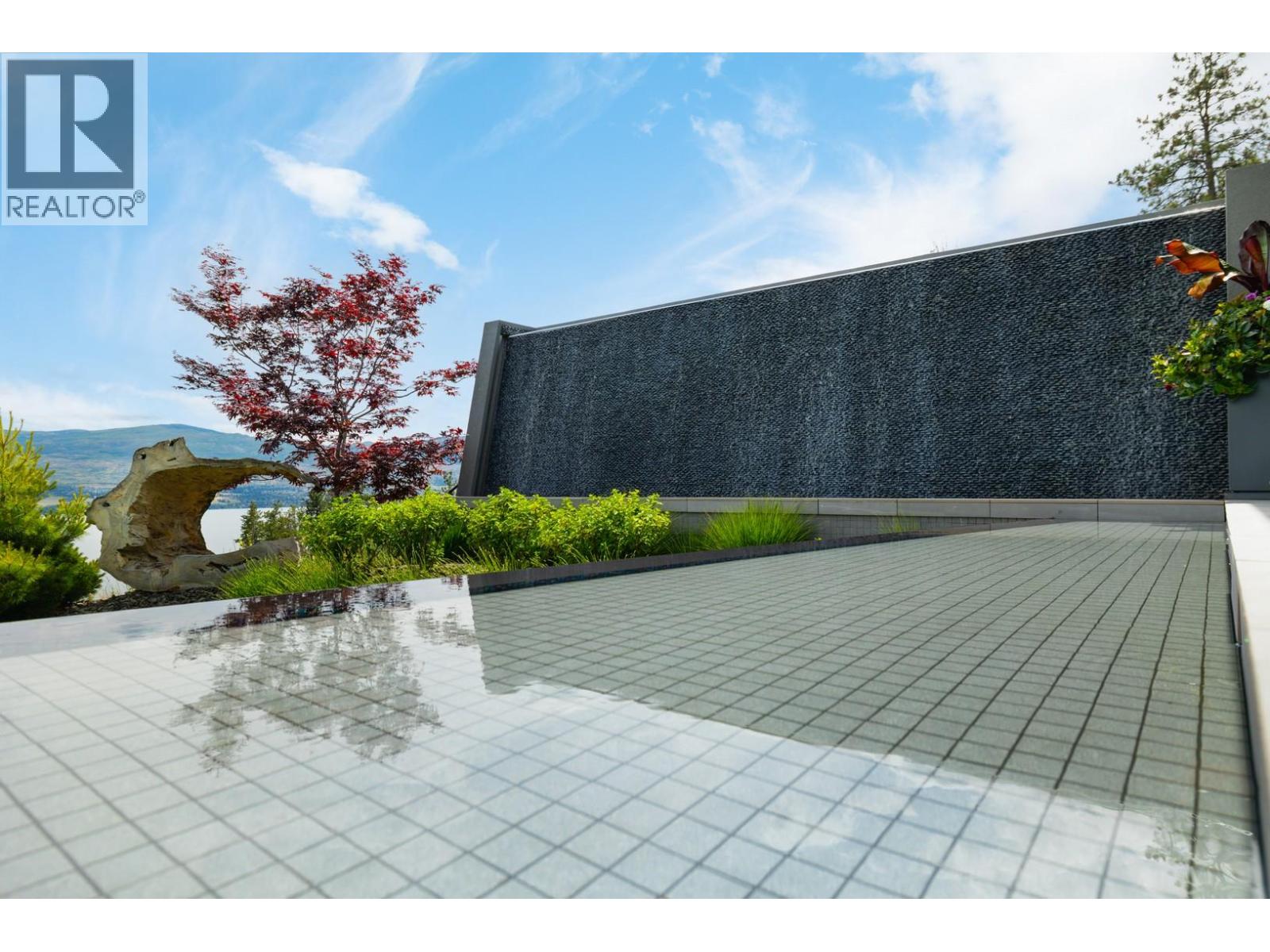  2469 Thacker Drive, West Kelowna