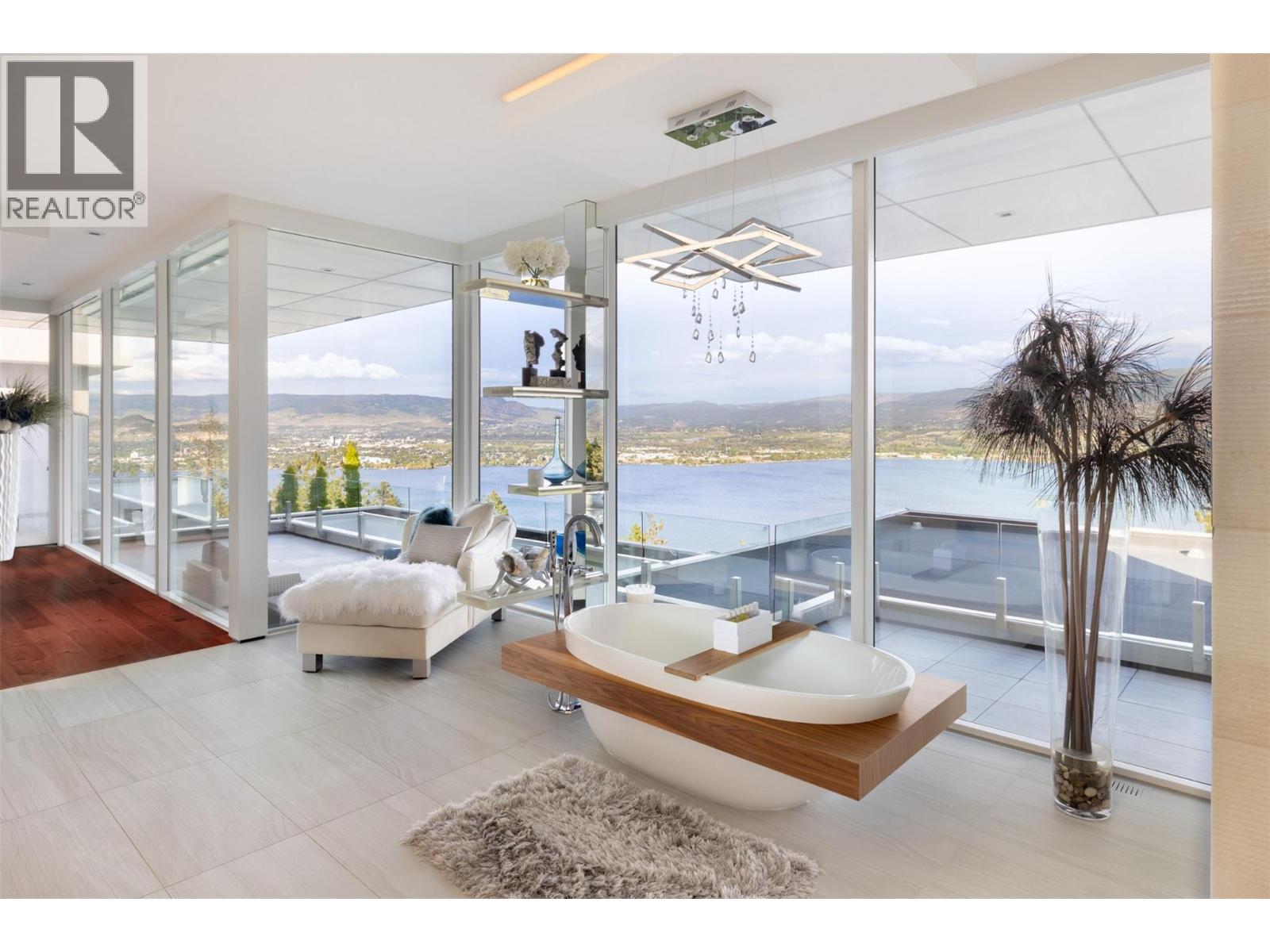  2469 Thacker Drive, West Kelowna