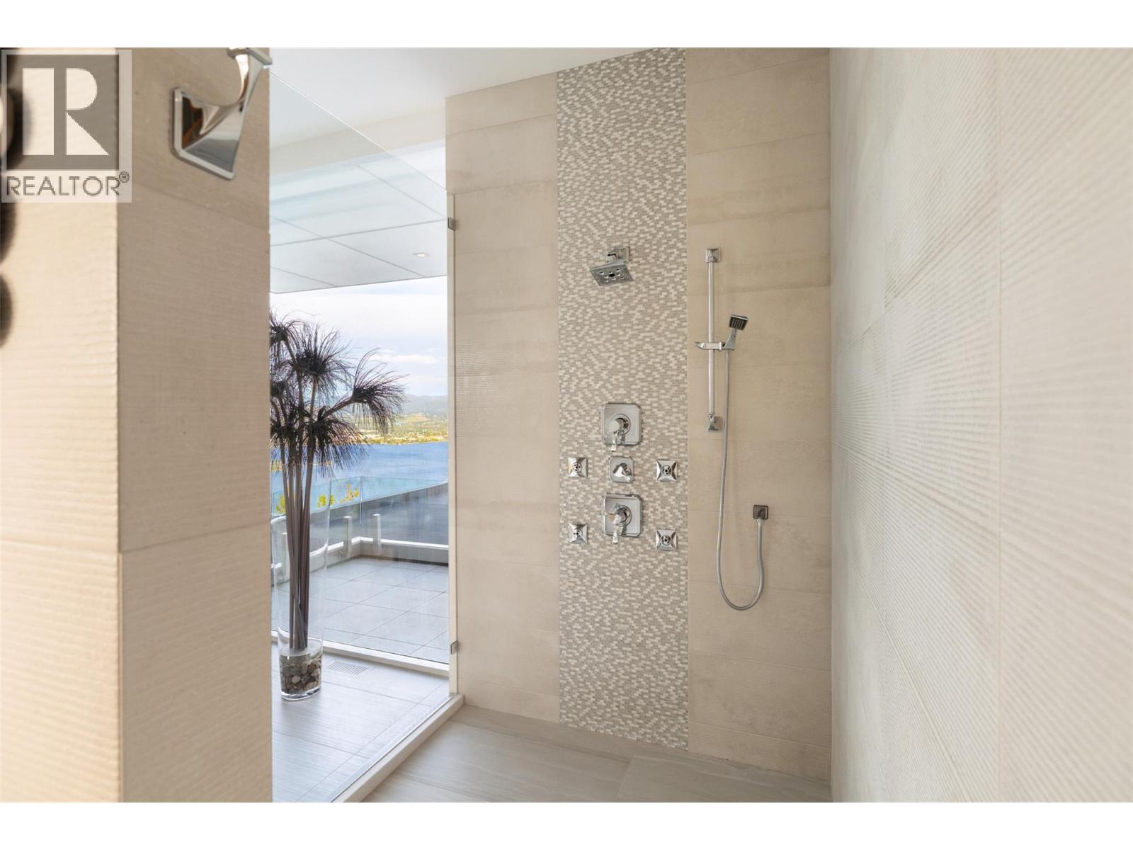  2469 Thacker Drive, West Kelowna