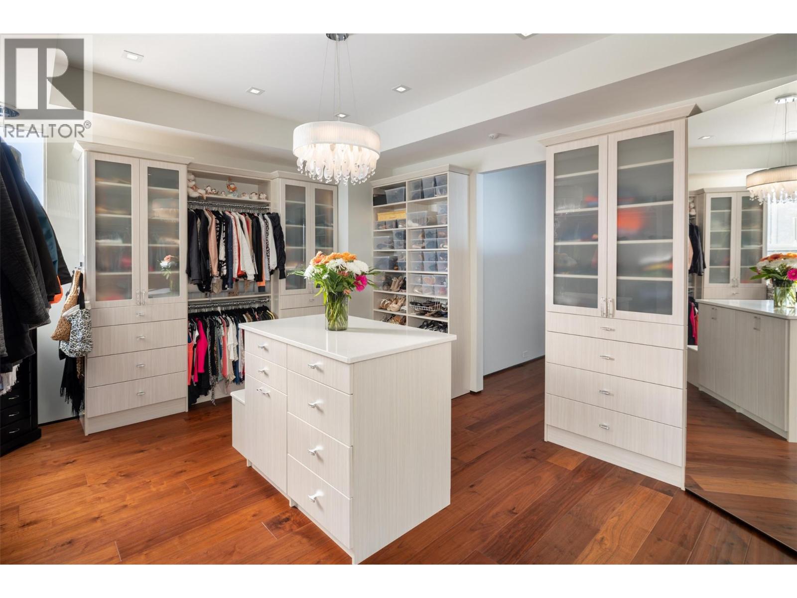  2469 Thacker Drive, West Kelowna