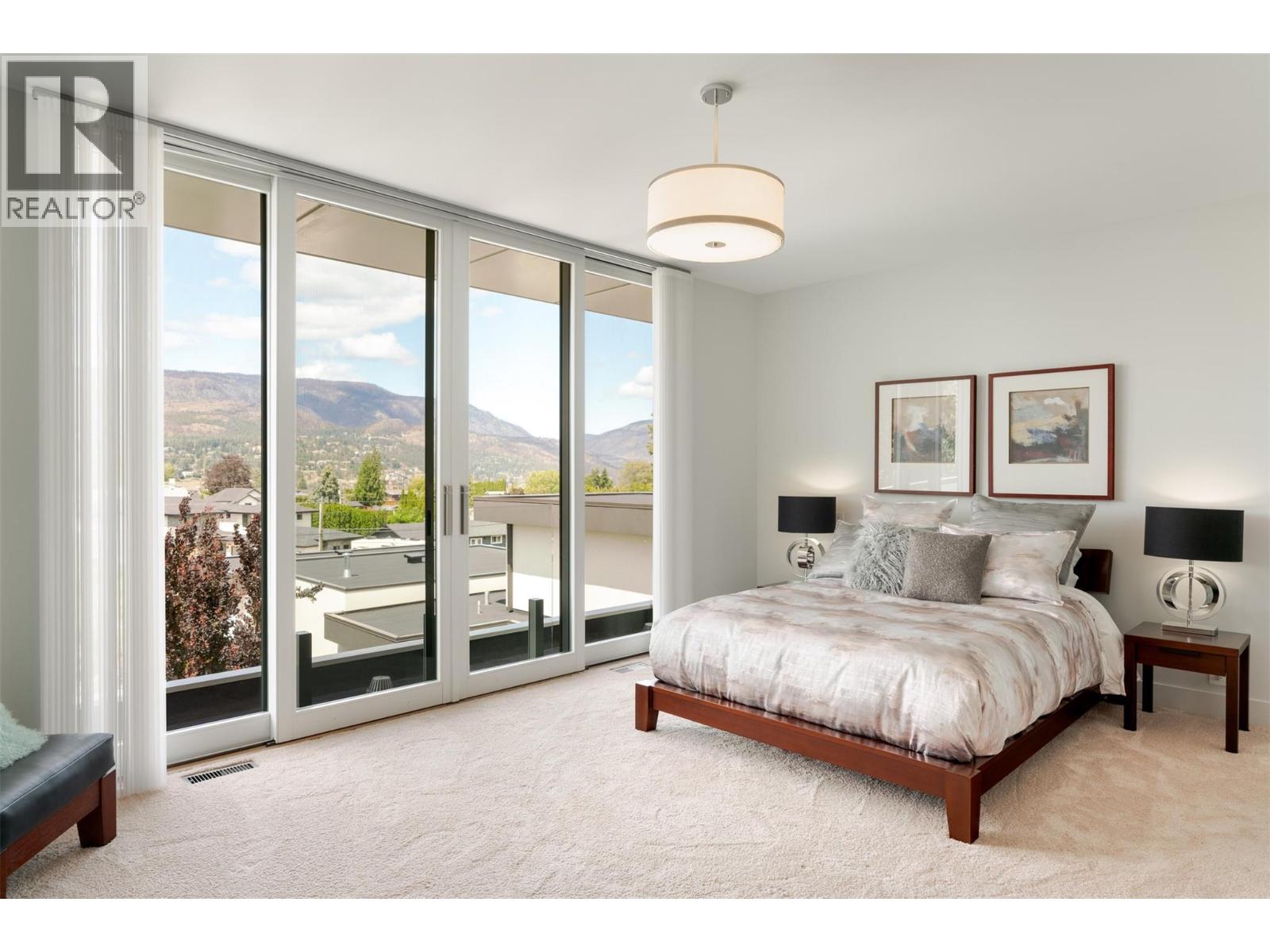  2469 Thacker Drive, West Kelowna