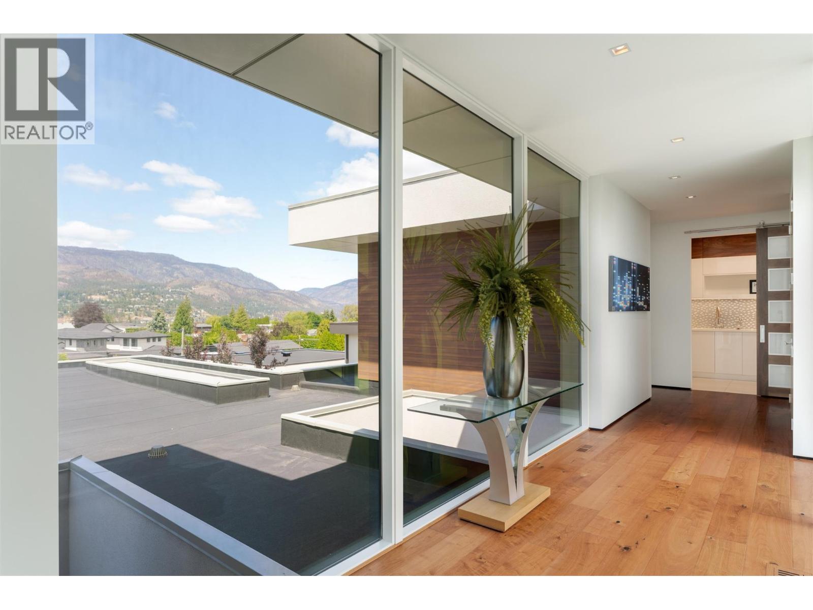  2469 Thacker Drive, West Kelowna