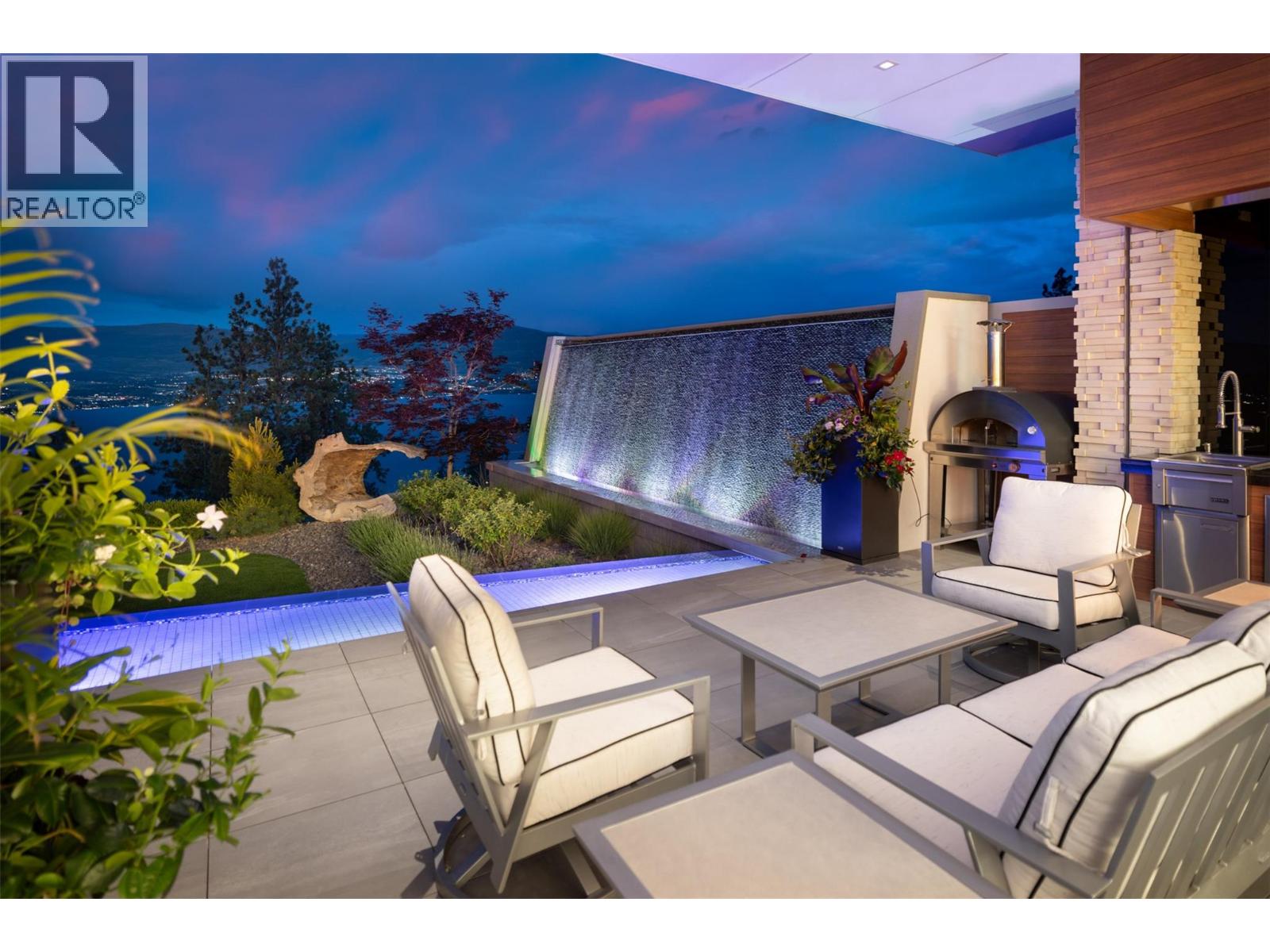  2469 Thacker Drive, West Kelowna