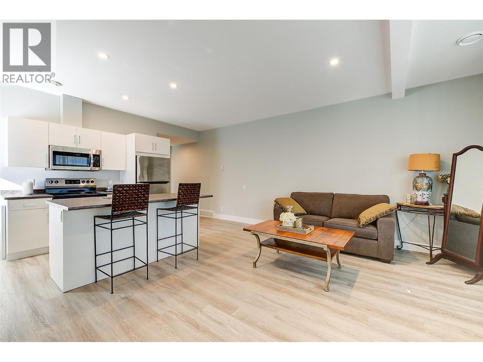  759 Carnoustie Drive, Kelowna