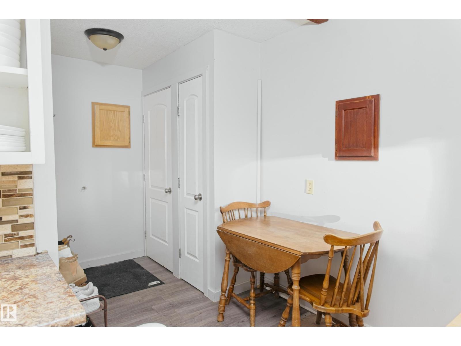 5016 53 ST - Photo 3 of 27, Barrhead, Alberta