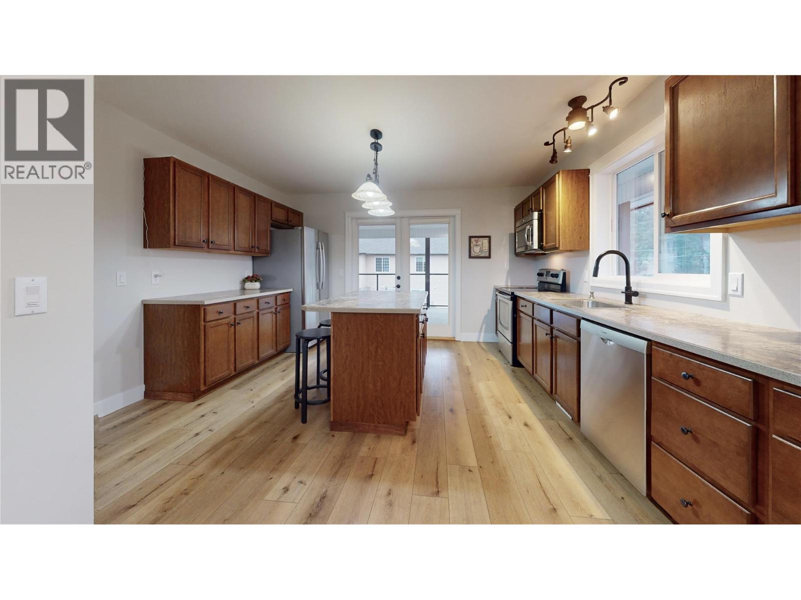 5749 MacKenzie Road, Peachland