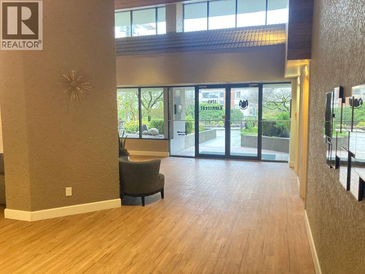 903 1745 ESQUIMALT AVENUE, West Vancouver