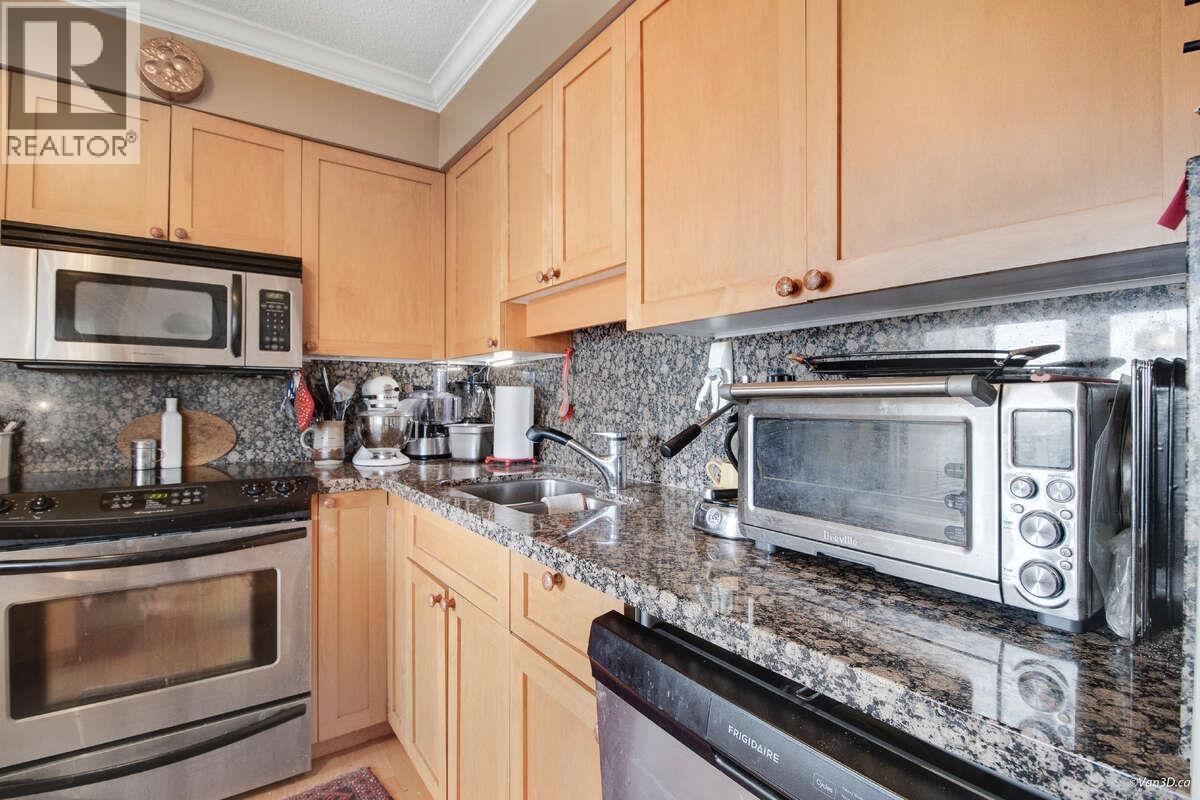 903 1745 ESQUIMALT AVENUE, West Vancouver