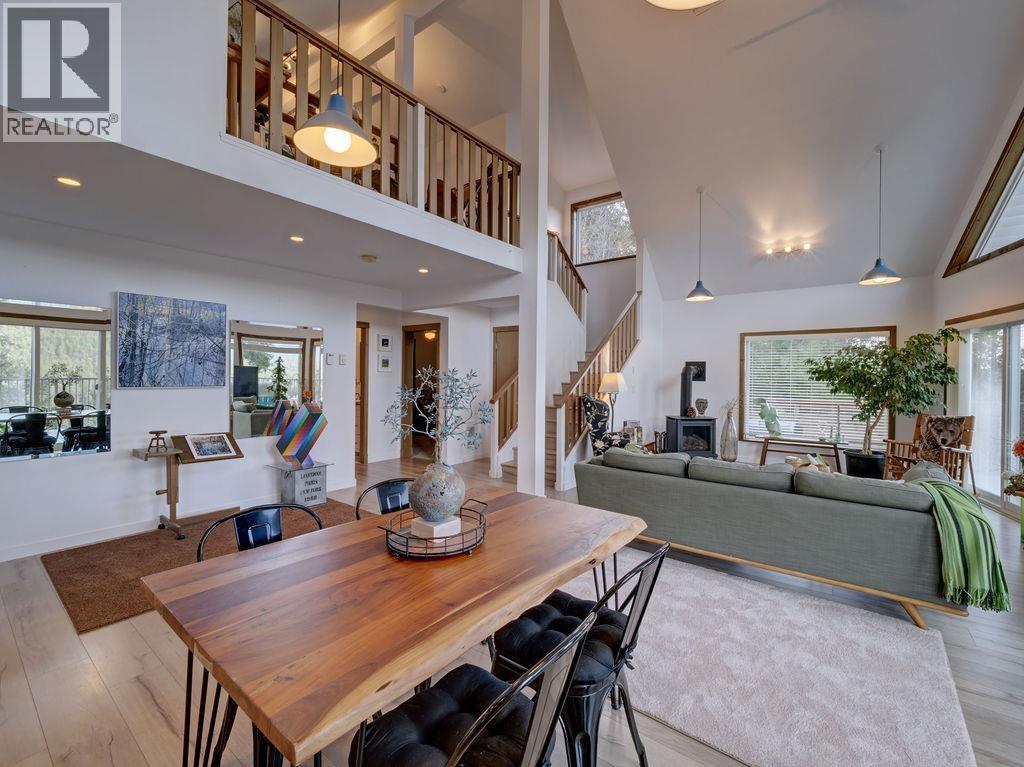 5280 CECIL HILL ROAD, Madeira Park