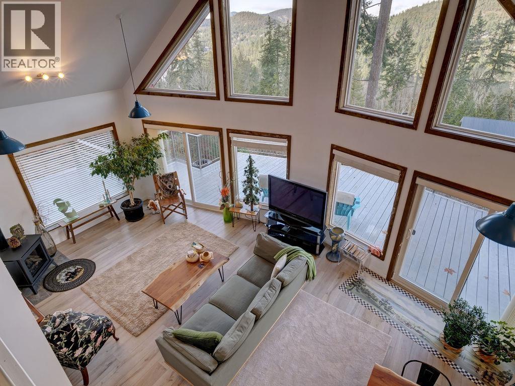 5280 CECIL HILL ROAD, Madeira Park