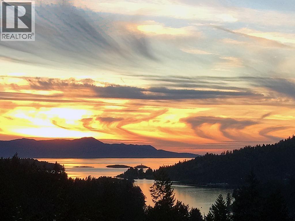 5280 CECIL HILL ROAD, Madeira Park