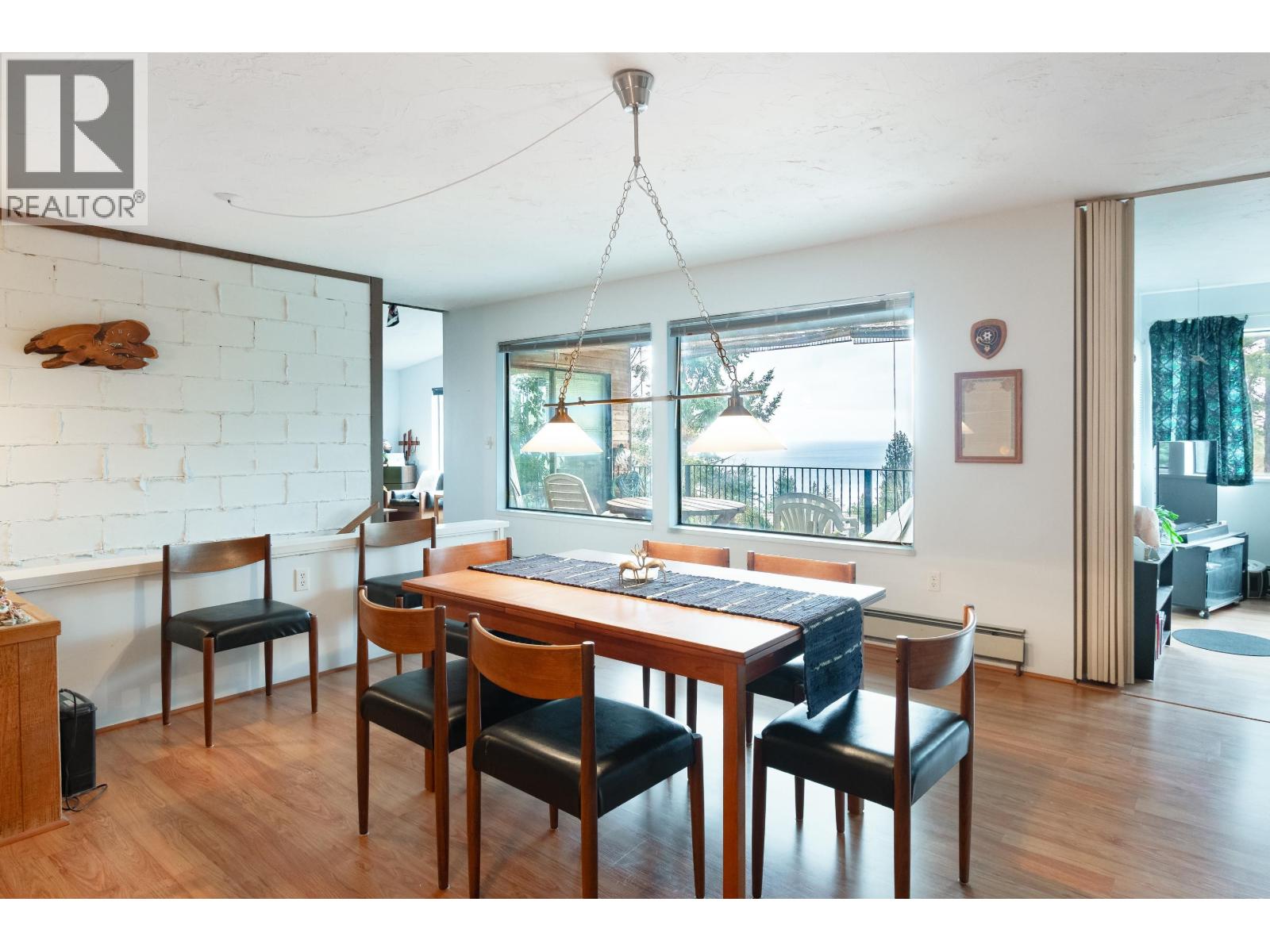 4908 LAUREL AVENUE, Sechelt