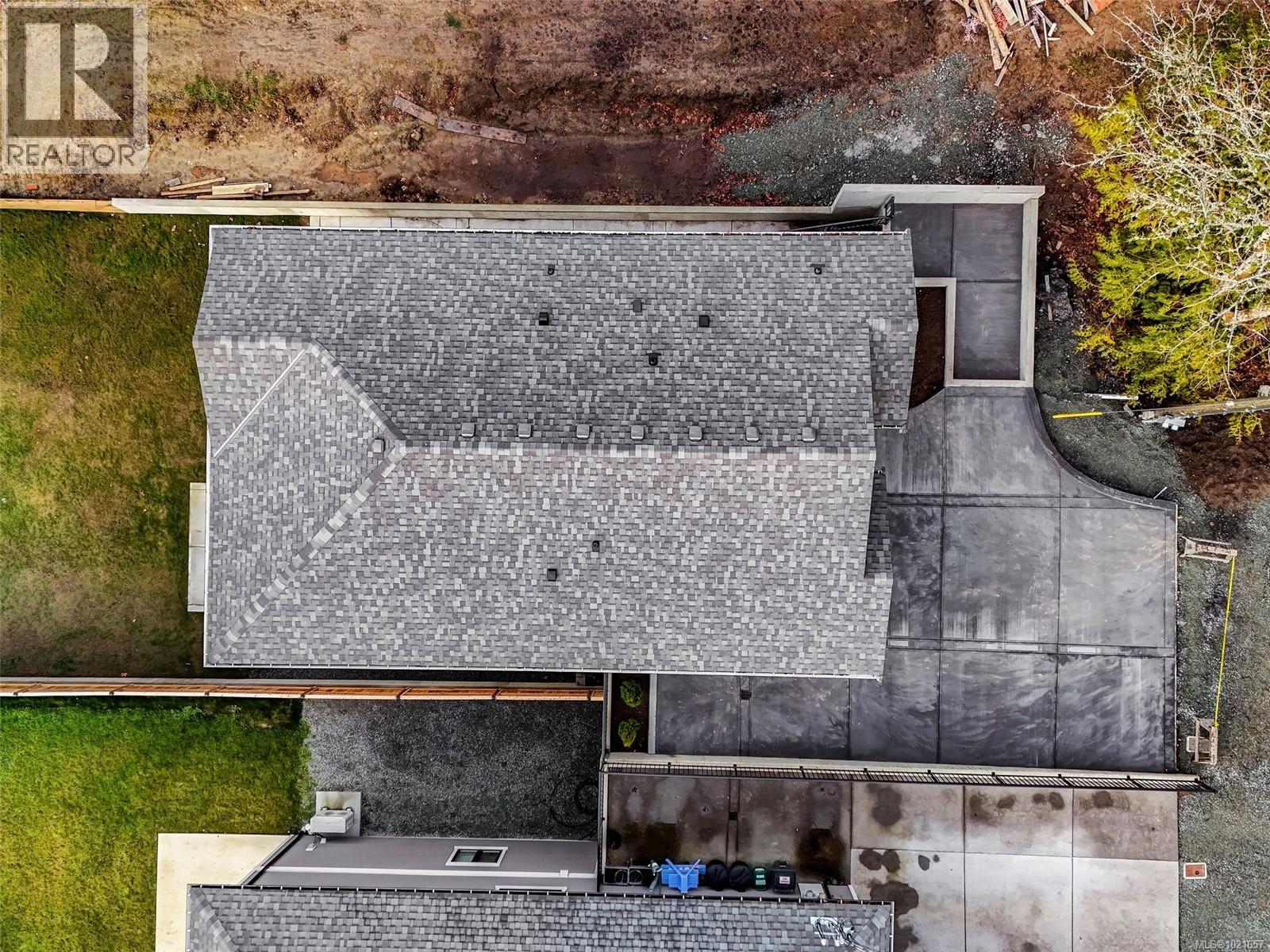 10950 Chalet Rd, North Saanich